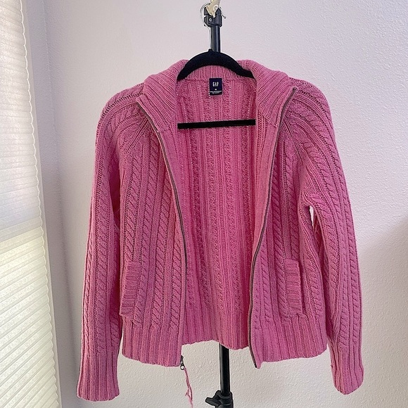 GAP Pink Wool Cardigan Sweater with Front Zipper | Sz M | 100% Lamb Wool ๐ - Picture 1 of 13